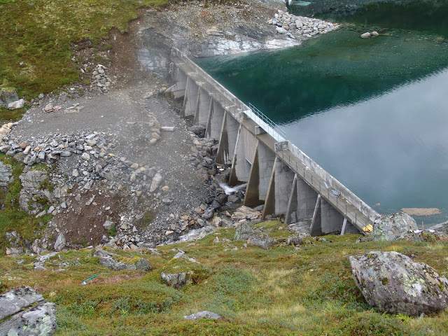 Nordfjord Steinsvik 2011 - ettertetting av betongkonstruksjon